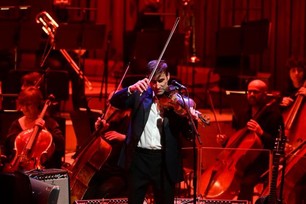 The Grammy nominated violinist, songwriter and multi instrumentalist Andrew Bird and the Britten Sinfonia
Performing in the Barbican Hall on Saturday, 28 February 2026
Photos by Luke Phillips